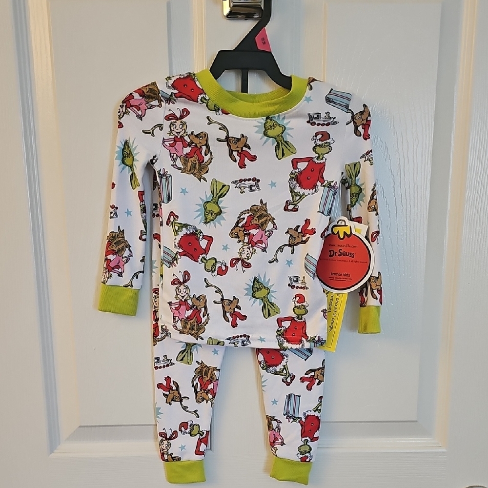 NWT-Dr. Seuss Super Soft Pajama Set Size 18 Months - Picture 1 of 2